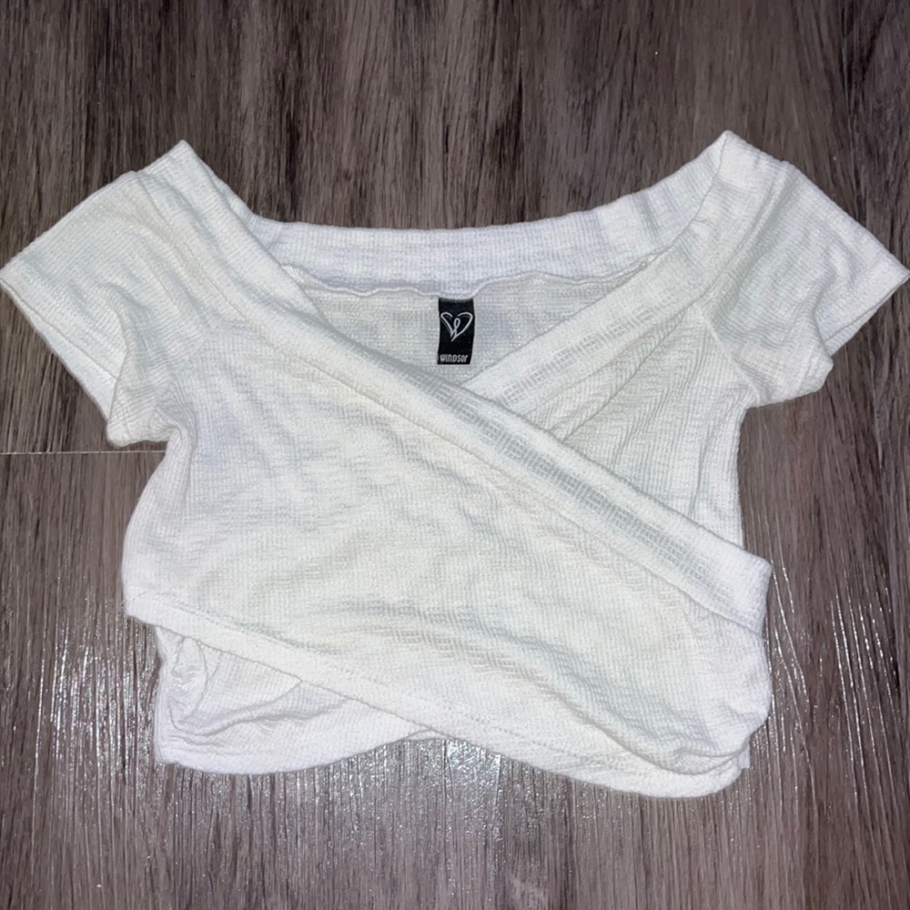 Windsor; crop top cross over white tee; waffle material